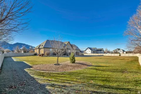Exterior - 896 W 675 S, Mapleton, UT 84664 photo 5 of 11