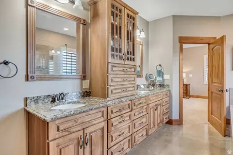 Bath - 896 W 675 S, Mapleton, UT 84664 photo 2 of 10