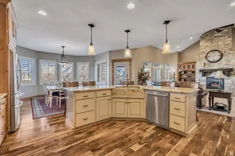 Kitchen - 896 W 675 S, Mapleton, UT 84664 photo 2 of 7