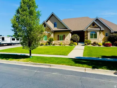 Exterior - 896 W 675 S, Mapleton, UT 84664 photo 12 of 12