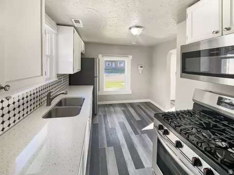 Kitchen - 2865 Pingree Ave, Ogden, UT 84401 photo 2 of 3