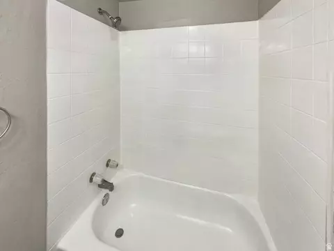 Bath - 2865 Pingree Ave, Ogden, UT 84401 photo 2 of 2