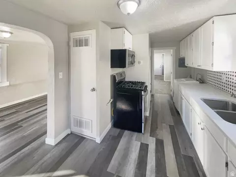 Kitchen - 2865 Pingree Ave, Ogden, UT 84401 photo 3 of 3