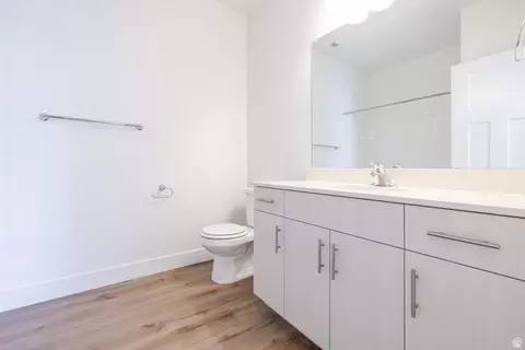 Bath - 4668 S Olive Ave #T203, Mapleton, UT 84664 photo 1 of 2
