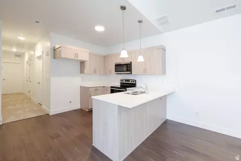Kitchen - 4668 S Olive Ave #T304, Mapleton, UT 84664 photo 2 of 3