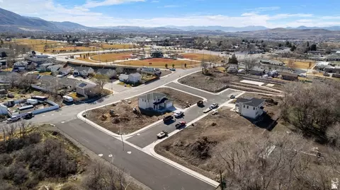 View/Area - 229 E 670 S #7, Payson, UT 84651 photo 1 of 8