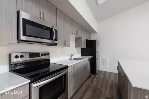 Kitchen - 130 7th Apt C304 St, Ogden, UT 84404 photo 3 of 4