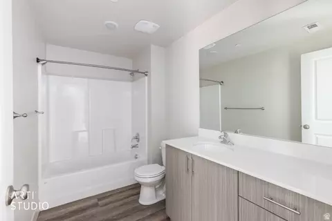 Bath - 130 7th Apt C304 St, Ogden, UT 84404 photo 1 of 2
