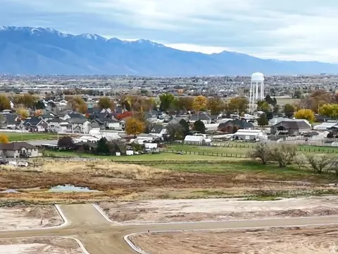 3630 W Collingwood #203, Taylor, UT 84401