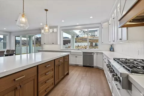 Kitchen - 3541 S Mapleton Estates Dr, Mapleton, UT 84664 photo 4 of 5