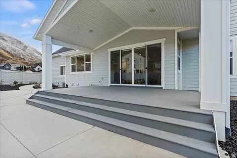 Exterior - 3541 S Mapleton Estates Dr, Mapleton, UT 84664 photo 4 of 5