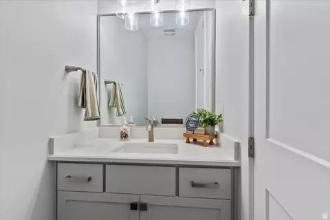 Bath - 3541 S Mapleton Estates Dr, Mapleton, UT 84664 photo 1 of 6