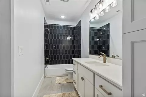 Bath - 3541 S Mapleton Estates Dr, Mapleton, UT 84664 photo 2 of 6