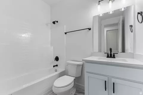 Bath - 1822 E Kern Mtn, Eagle Mountain, UT 84005 photo 1 of 2