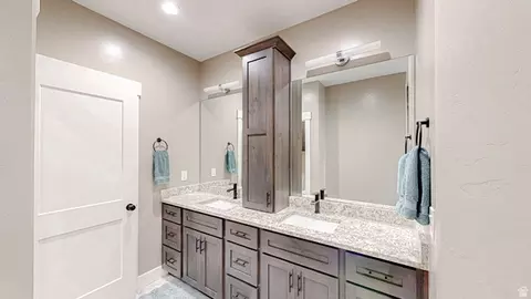 Bath - 435 E 100 N, Mona, UT 84645 photo 3 of 4