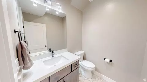 Bath - 435 E 100 N, Mona, UT 84645 photo 2 of 4