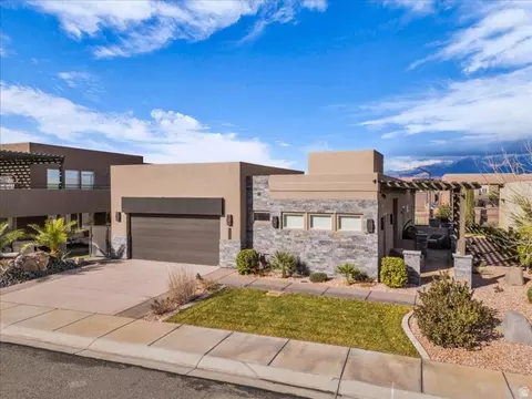 5024 W Nashoba Trl, Hurricane, UT 84737