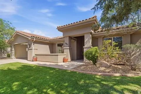 960 N Catalpa Dr, Washington, UT 84780