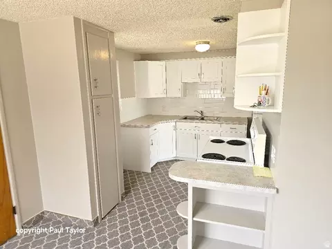 Kitchen - 518 E 250 S, Clearfield, UT 84015 photo 1 of 2