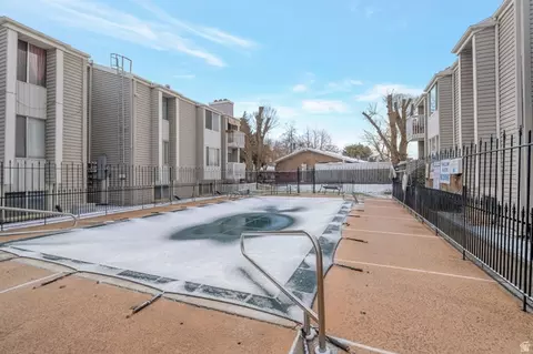 Exterior - 875 E Arrowhead Ln #42, Murray, UT 84107 photo 1 of 3