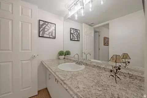 Bath - 875 E Arrowhead Ln #42, Murray, UT 84107 photo 1 of 1