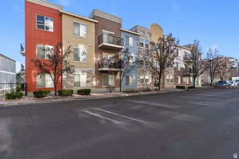 170 W Albion Village Way S #202, Sandy, UT 84070