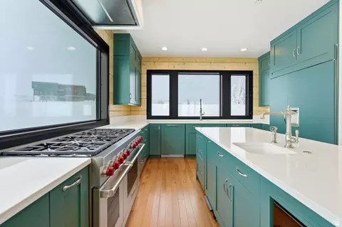 Kitchen - 8526 E Overlook Dr, Eden, UT 84310 photo 1 of 5