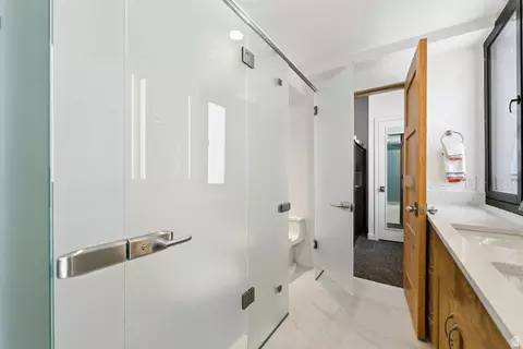 Bath - 8526 E Overlook Dr, Eden, UT 84310 photo 10 of 11