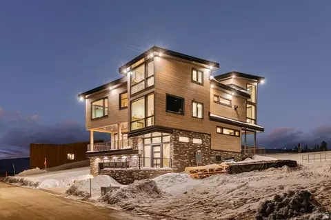 Exterior - 8526 E Overlook Dr, Eden, UT 84310 photo 4 of 18