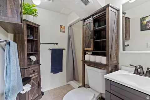 Bath - 1545 E 975 N, Layton, UT 84040 photo 1 of 2