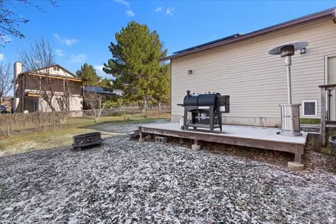 Exterior - 1545 E 975 N, Layton, UT 84040 photo 3 of 4