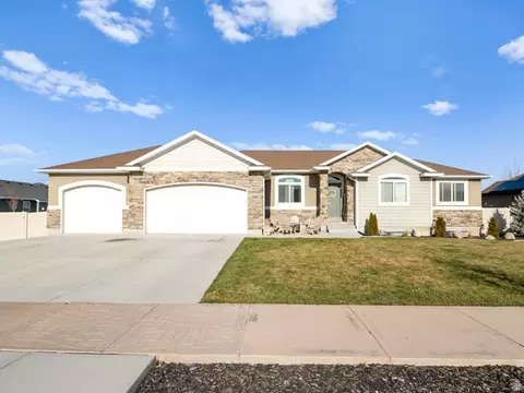 579 E Coach Ln S, Grantsville, UT 84029