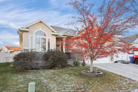 302 E Interlochen Ln N, Stansbury Park, UT 84074