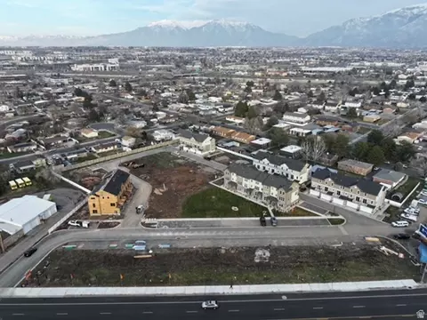 1676 N Main St, Layton, UT 84041