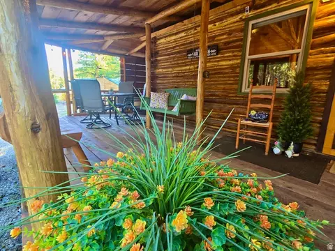 Exterior - 260 E Jensen Trl, Hatch, UT 84735 photo 7 of 12