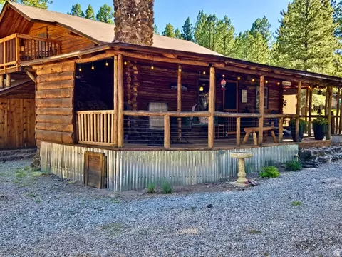 Exterior - 260 E Jensen Trl, Hatch, UT 84735 photo 2 of 12