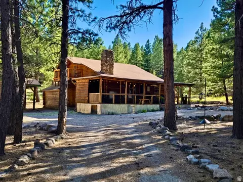 260 E Jensen Trl, Hatch, UT 84735