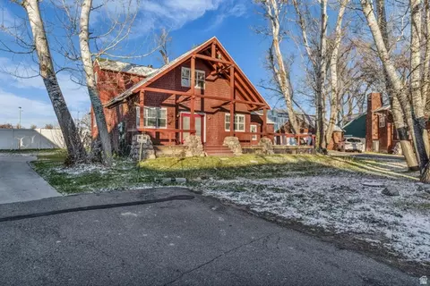 5808 S Duck Pond Ln W, Taylorsville, UT 84123