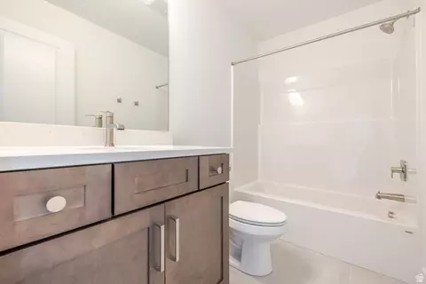 Bath - 5281 S Acacia Dr #713, Mapleton, UT 84664 photo 2 of 2