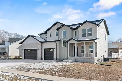 2237 E Parkside Cir S, South Ogden, UT 84403