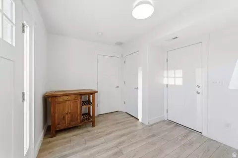 Entry Way - 4752 S Hillhouse Cv, Murray, UT 84107 photo 2 of 3