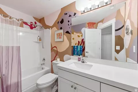 Bath - 4752 S Hillhouse Cv, Murray, UT 84107 photo 3 of 3