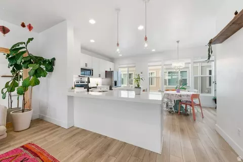Kitchen - 4752 S Hillhouse Cv, Murray, UT 84107 photo 1 of 4