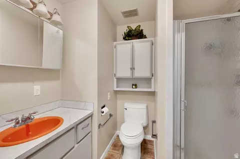 Bath - 310 N 800 E, Mapleton, UT 84664 photo 2 of 3