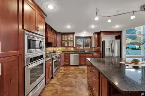 Kitchen - 310 N 800 E, Mapleton, UT 84664 photo 3 of 5