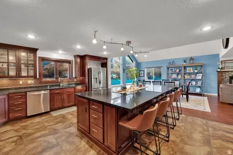 Kitchen - 310 N 800 E, Mapleton, UT 84664 photo 4 of 5