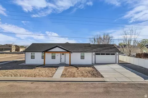 Exterior - 520 E 450 N, Delta, UT 84624 photo 1 of 5
