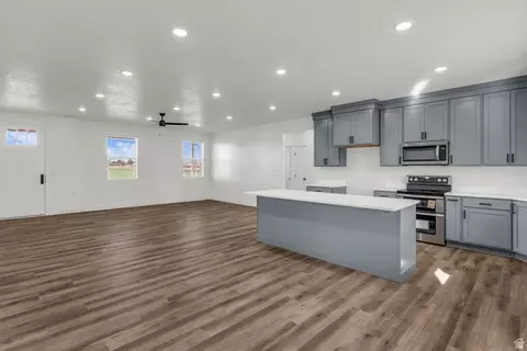 Living - 520 E 450 N, Delta, UT 84624 photo 4 of 4