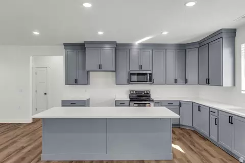 Kitchen - 520 E 450 N, Delta, UT 84624 photo 3 of 4
