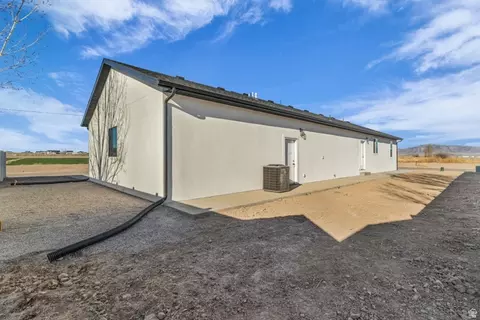 Exterior - 520 E 450 N, Delta, UT 84624 photo 3 of 5